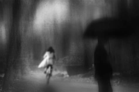 es beginnt zu regnen - Teruhiko Tsuchida als Kunstdruck oder Gemälde.