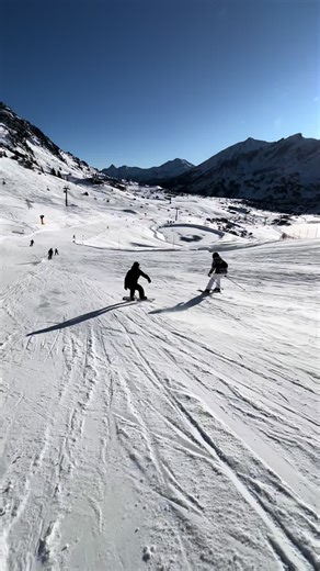 Beginner Snowboarding Fails at Obertauern