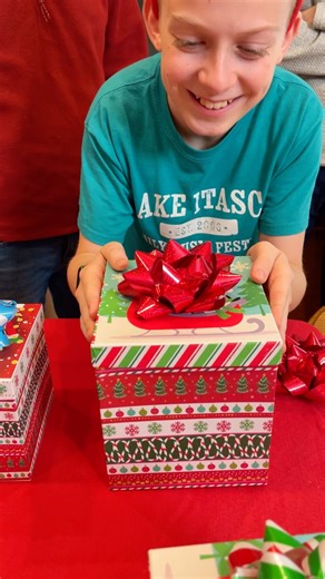 Perfect Game for your Christmas party 🎁 Dad, brother, kids, and whole family play DIY Christmas party game with bows, presents, and toilet paper for funny and fun prizes. Great game to play with friends and family at home for the holidays. This is the perfect game for Christmas parties and holiday family gatherings. This video was produced by Benson Family, Network Media, and Benson Bros. | Aaron’s Family