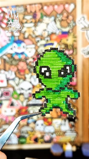👽 Cute Green Alien Pixel Art! From Blank Paper to Adorable Space Buddy 🚀✨