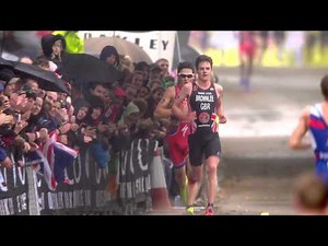 Crazy sprint finish between Javier Gomez & Jonathan Brownlee