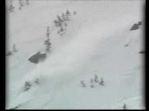Snowboarder triggers an avalanche