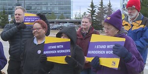 Gundersen Health System union workers call for better pay and benefits