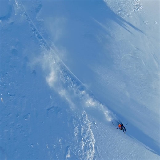 From California’s highest peaks to endless powder days, this mountain runs on fun. Carve out your next winter adventure now. | Mammoth Mountain