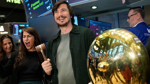 Robinhood CEO talks new private markets fund, Platinum credit card