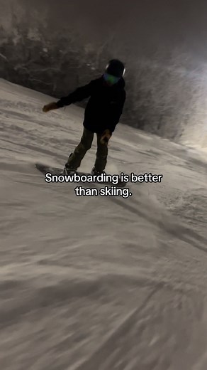 Snowboarding vs Skiing: Which is Better?