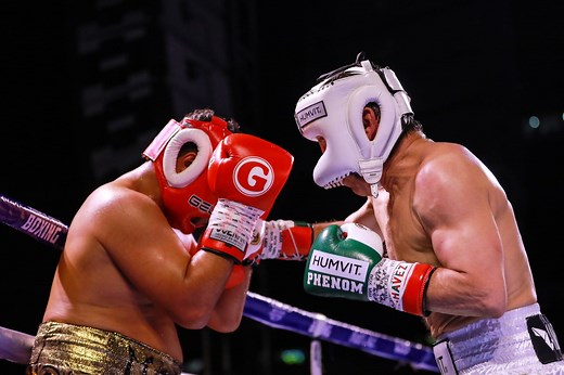 Julio Cesar Chavez Sr. and Hector Camacho Jr. go the distance