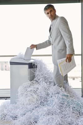 How to Clean a Paper Shredder That Is Gummed Up