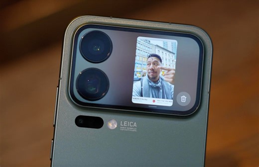 Hands-On: Xiaomi 17 Pro Max With Dual Screens, Snapdragon 8 Elite 5