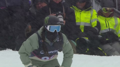 Chloe Kim wins snowboard halfpipe world title, clinches spot on 2026 Olympic team